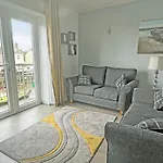 Cockleshell Tatil Evi *